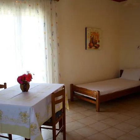 Orfanos 2 Сasa de vacaciones